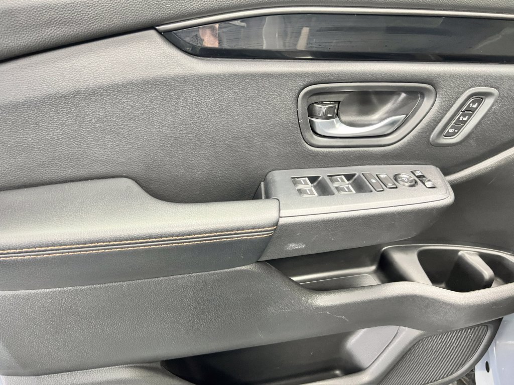 Used 2025 Honda Pilot Elite image 17