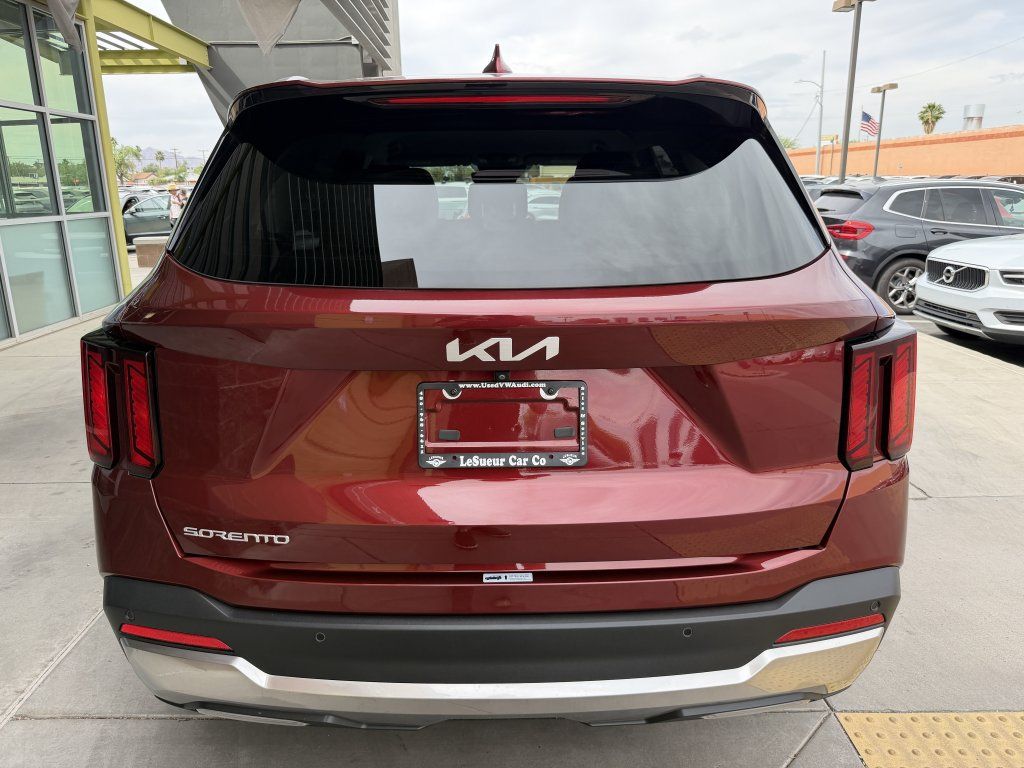 Used 2024 Kia Sorento S FWD image 13