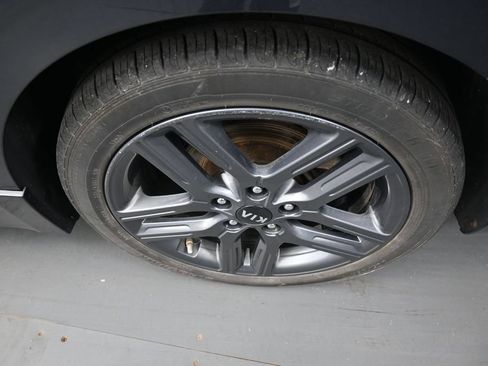 Used 2021 Kia Forte GT-Line w/ GT-Line Premium Package FWD image 9