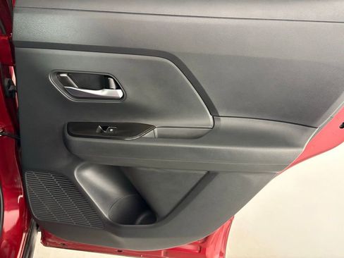 New 2026 Nissan Kicks SR FWD image 37