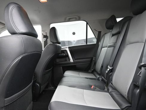 Used 2019 Toyota 4Runner SR5 Premium image 10