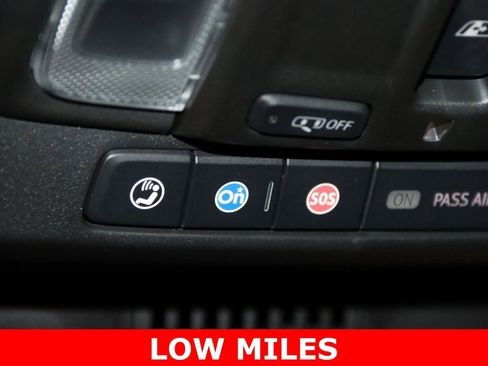 Used 2022 Chevrolet Silverado 1500 ZR2 w/ Technology Package image 16