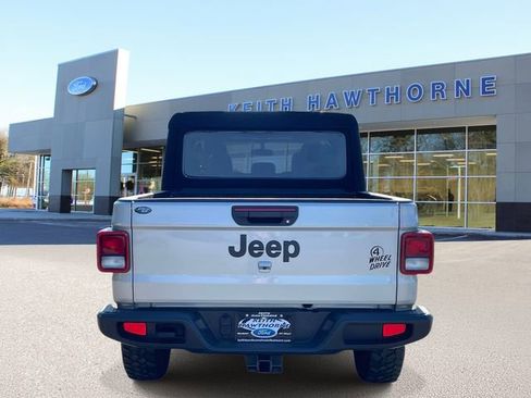 Used 2023 Jeep Gladiator Sport AWD/4WD image 5