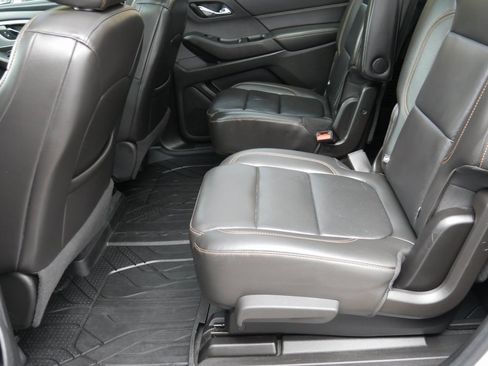 Used 2021 Chevrolet Traverse RS image 29