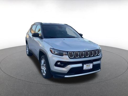 Used 2025 Jeep Compass Limited image 3