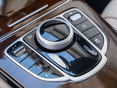 Used 2019 Mercedes-Benz GLC 300 4MATIC image 21