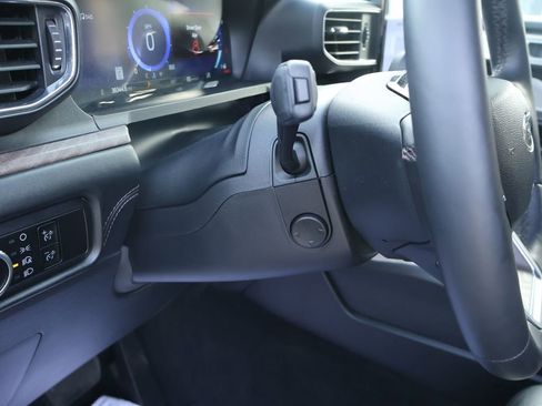 Used 2023 Ford Explorer Platinum w/ Technology Package AWD/4WD image 27