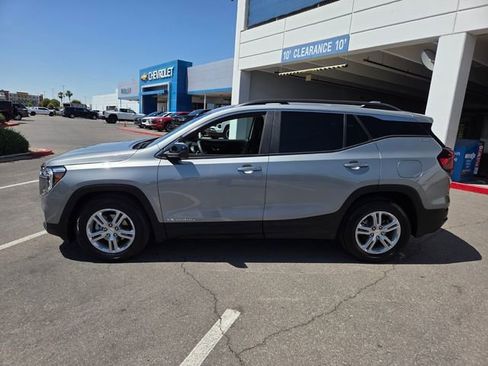 Certified 2023 GMC Terrain SLE w/ Driver Convenience Package FWD image 4
