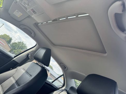 Used 2017 Volkswagen Jetta SEL FWD image 32