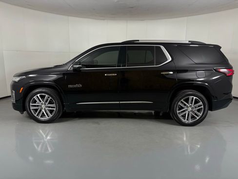 Used 2023 Chevrolet Traverse High Country w/ LPO, Floor Liner Package image 6