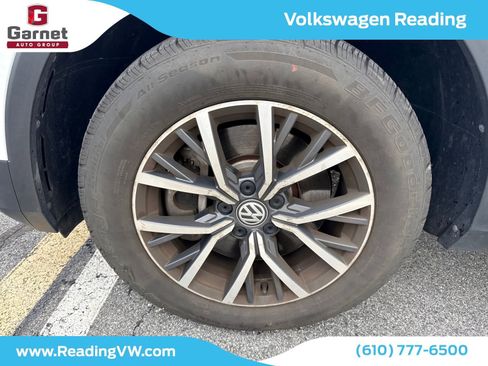 Used 2019 Volkswagen Tiguan SE w/ Panoramic Sunroof Package image 10
