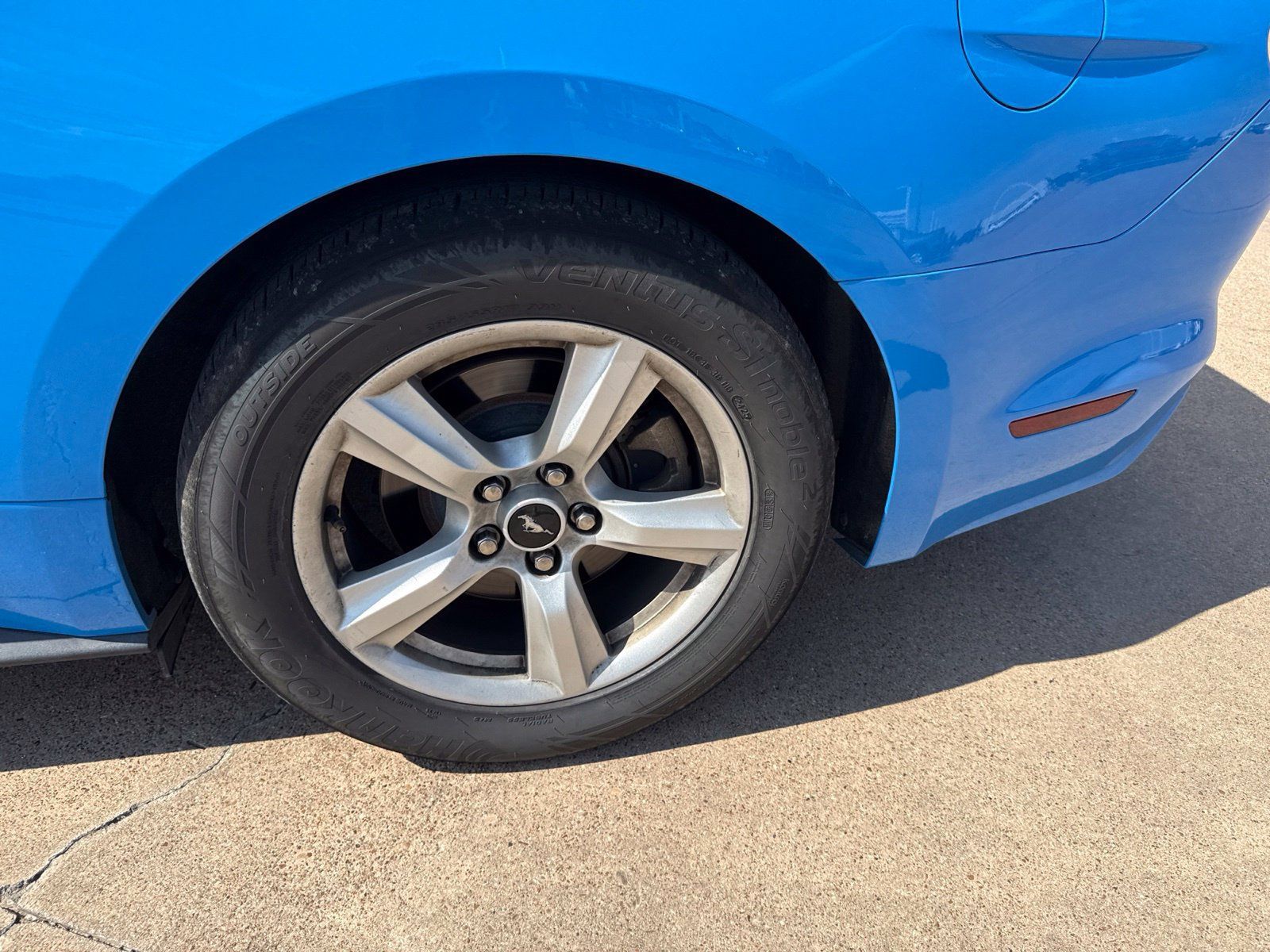 Used 2017 Ford Mustang Coupe RWD image 9