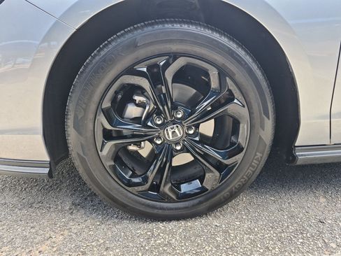 Used 2025 Honda Accord SE image 30