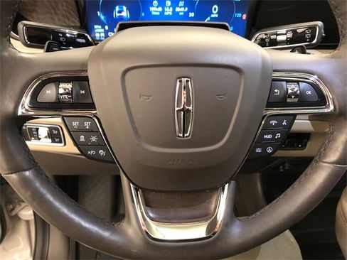 Used 2024 Lincoln Navigator Reserve image 19