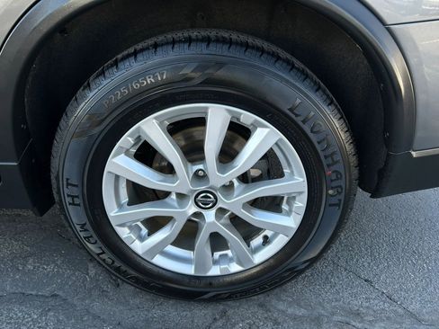 Used 2019 Nissan Rogue SV AWD/4WD image 15