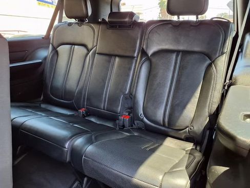 Used 2024 Jeep Wagoneer L Series II w/ Flexible Seating Group AWD/4WD image 13