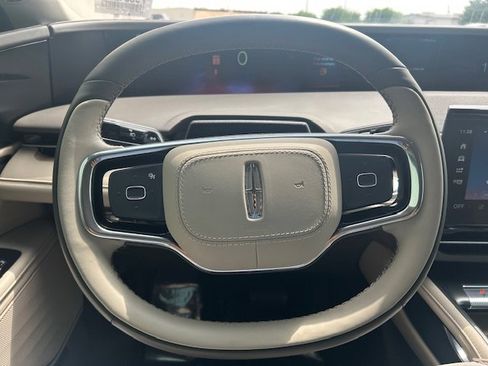 Used 2024 Lincoln Nautilus Reserve AWD/4WD image 15