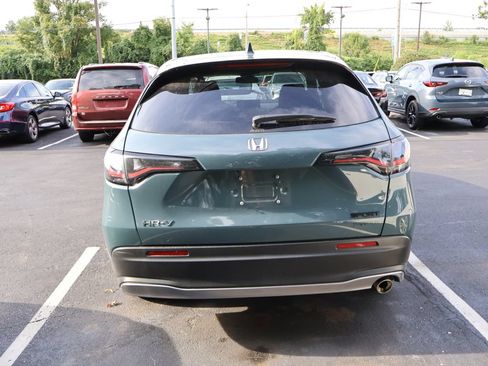 Used 2025 Honda HR-V Sport image 6