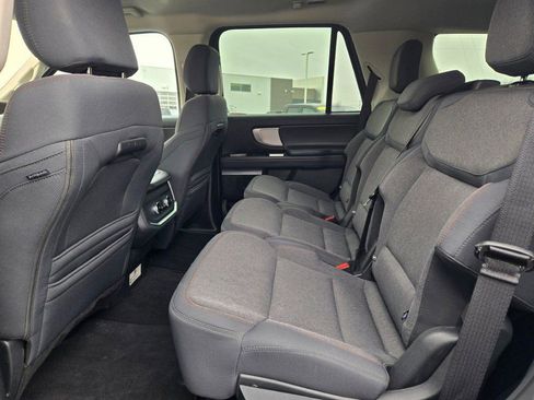 Certified 2025 Ford Expedition Active AWD/4WD image 23