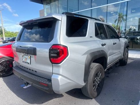 Used 2025 Toyota 4Runner SR5 AWD/4WD image 6