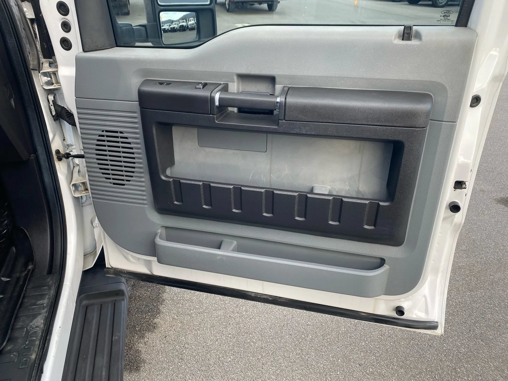 Used 2016 Ford F550 4x4 Regular Cab Super Duty image 23