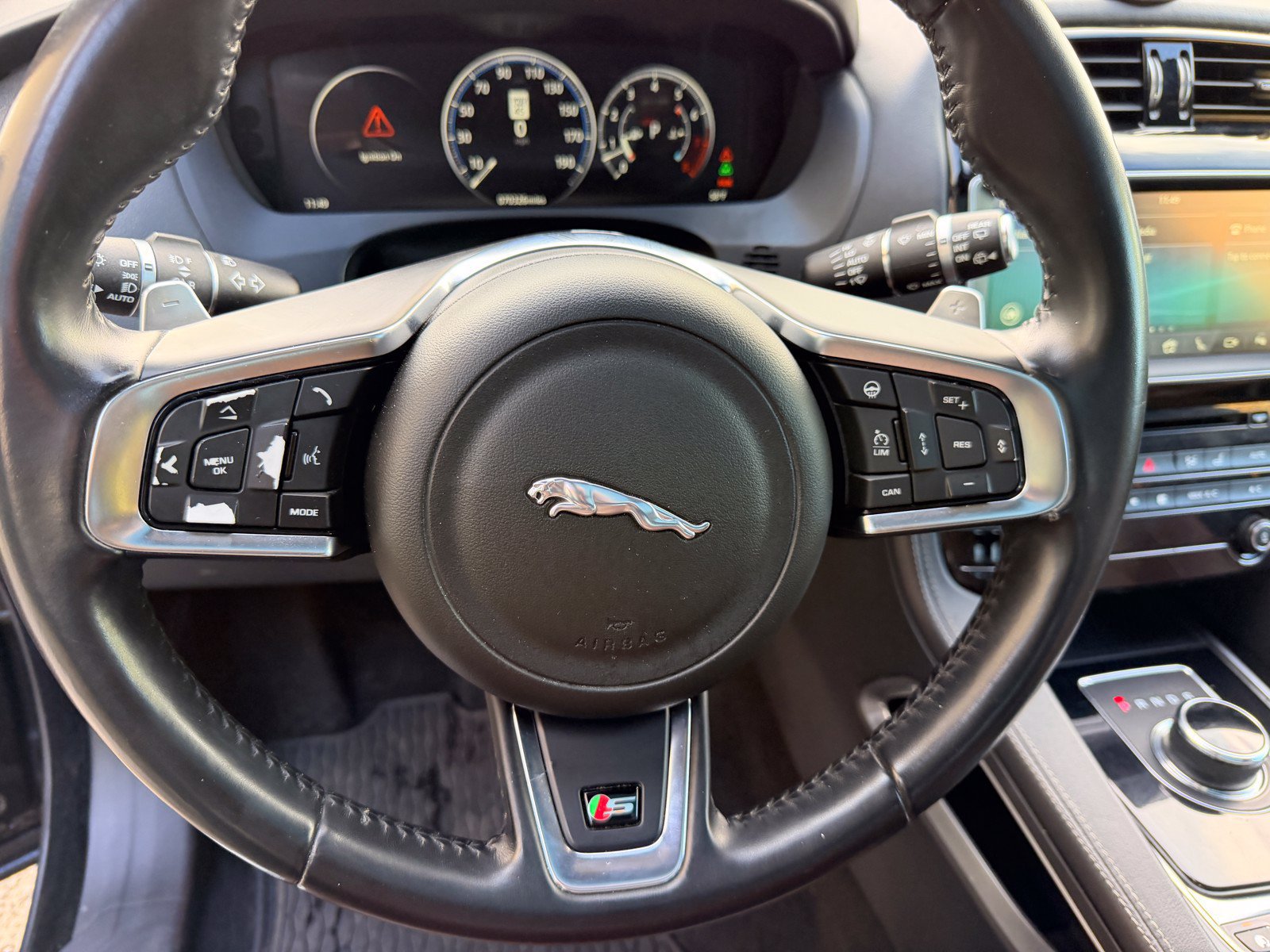 Used 2017 Jaguar F-PACE S AWD/4WD image 16