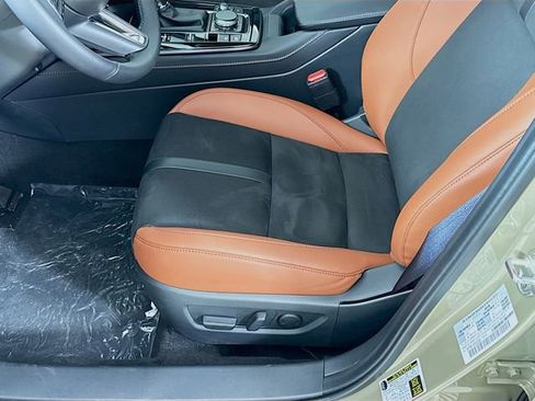 New 2025 MAZDA CX-30 Carbon image 18