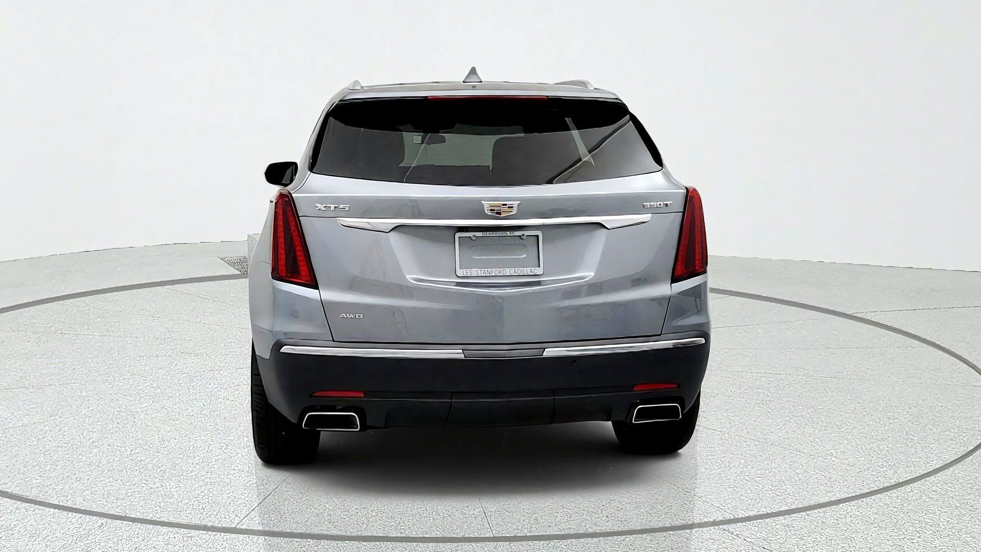 Certified 2024 Cadillac XT5 Luxury w/ LPO, Floor Liner Package AWD/4WD image 4