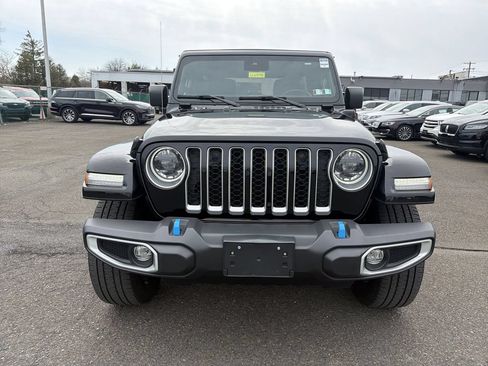 Used 2023 Jeep Wrangler Unlimited Sahara w/ Cold Weather Group AWD/4WD image 9