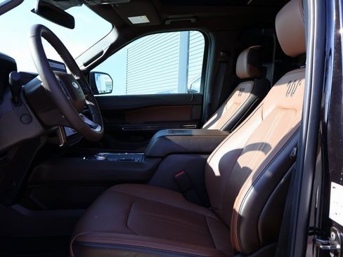 Used 2024 Ford Expedition King Ranch image 24