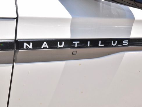 New 2026 Lincoln Nautilus Premier w/ Jet Appearance Package AWD/4WD image 41