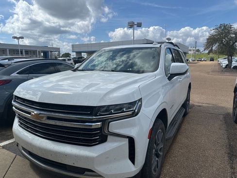 Used 2021 Chevrolet Tahoe LT w/ Rear Media and Nav Package image 2