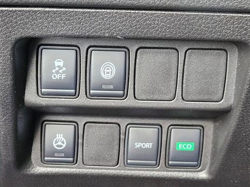 Used 2021 Nissan Rogue Sport SV image 12