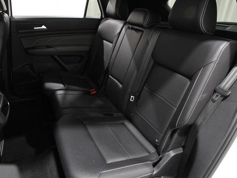 Certified 2021 Volkswagen Atlas Cross Sport SE w/ Panoramic Sunroof Package image 18