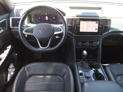 Used 2020 Volkswagen Atlas Cross Sport SEL Premium AWD/4WD image 18