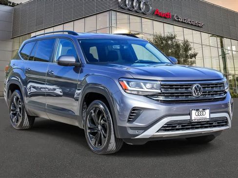 Used 2022 Volkswagen Atlas SE w/ Black Wheel Package image 5