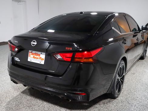 Used 2023 Nissan Altima 2.5 SR FWD image 7