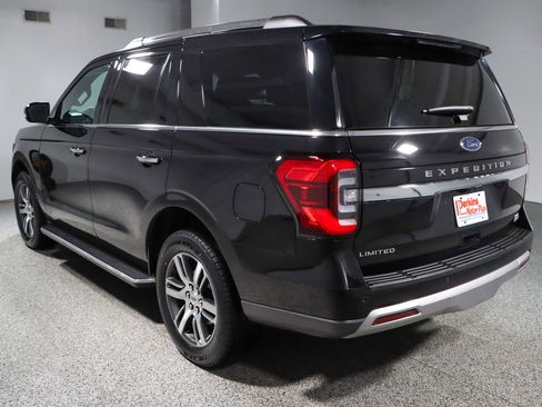 Used 2023 Ford Expedition Limited image 9