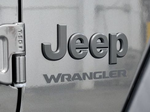 Used 2024 Jeep Wrangler Sport AWD/4WD image 9
