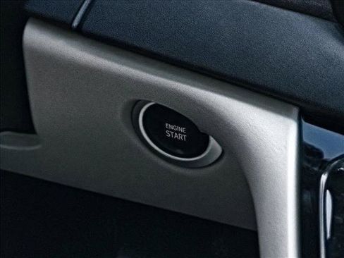 Used 2021 Chrysler Voyager Lxi FWD image 16