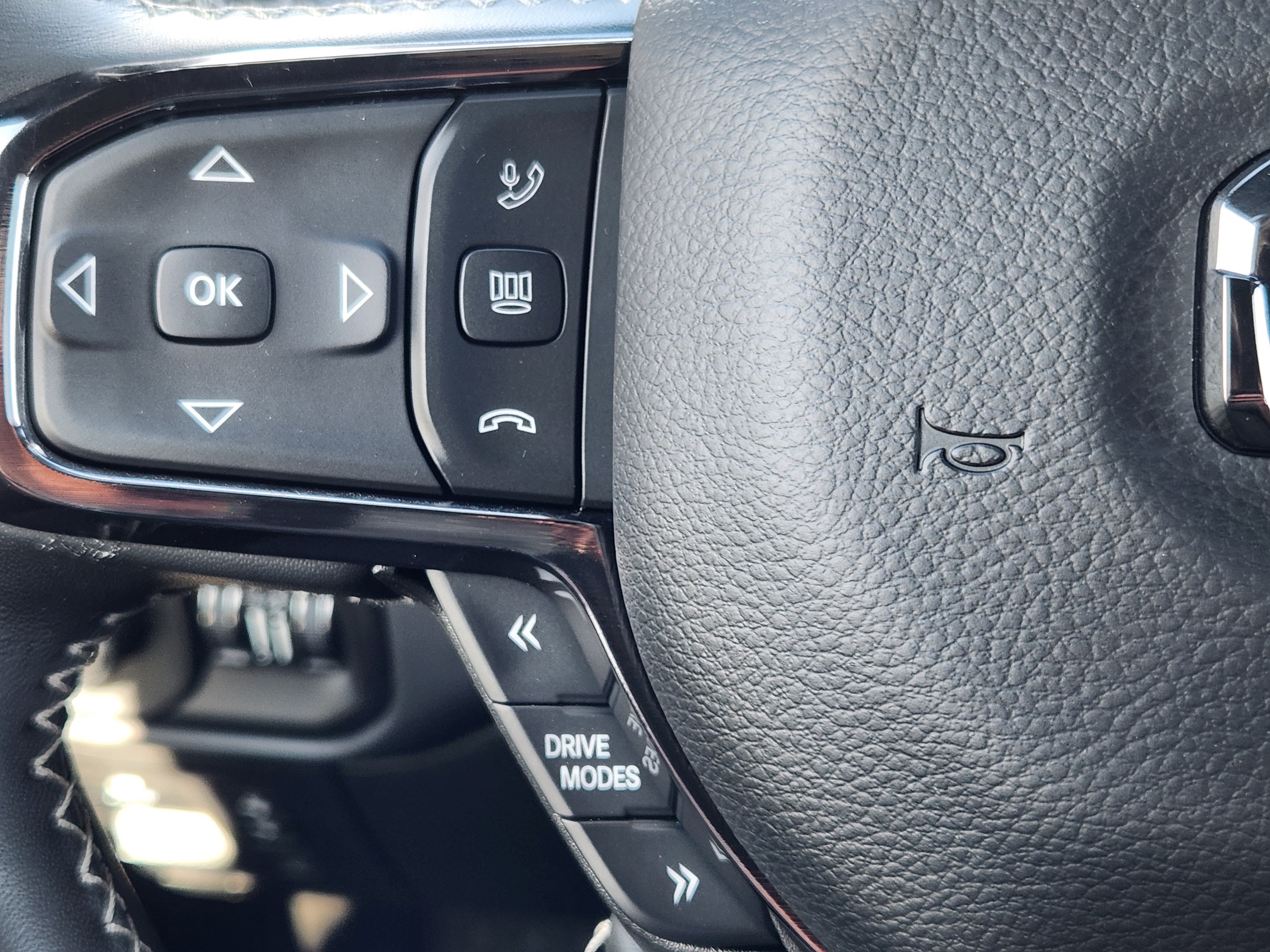Used 2025 RAM 1500 Limited AWD/4WD image 12