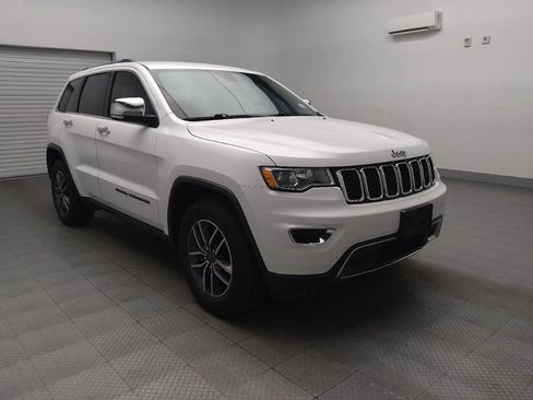 Used 2018 Jeep Grand Cherokee Limited image 13