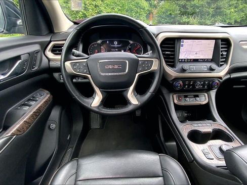 Used 2023 GMC Acadia Denali FWD image 5