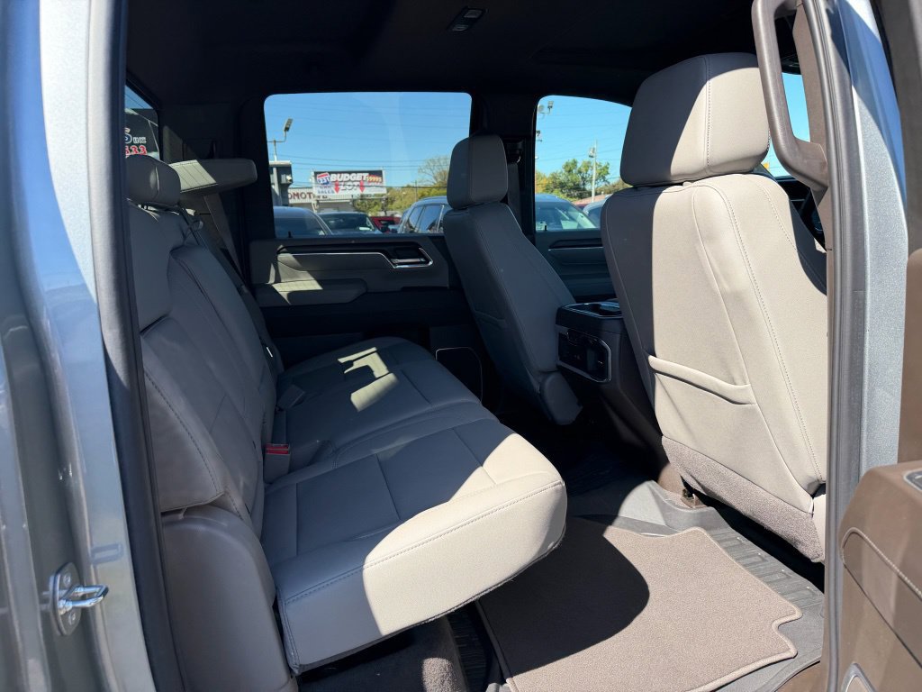 Used 2024 GMC Sierra 2500 SLT w/ SLT Convenience Package AWD/4WD image 16