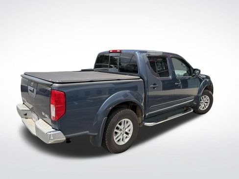 Used 2014 Nissan Frontier SV AWD/4WD image 3
