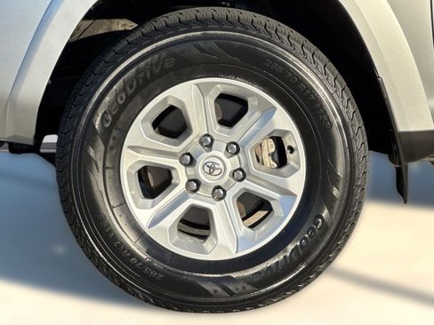 Used 2024 Toyota 4Runner SR5 image 10