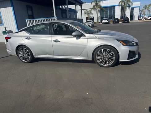 Used 2023 Nissan Altima 2.5 SL FWD image 1