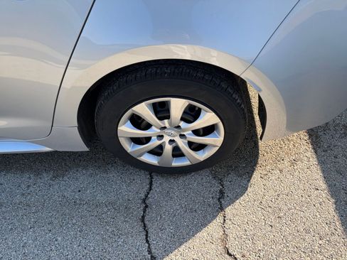 Used 2025 Toyota Corolla LE image 28