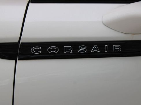 Used 2023 Lincoln Corsair Reserve w/ Jet Appearance Package image 21