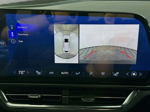 Used 2025 Chevrolet Equinox EV LT w/ Comfort Package image 23